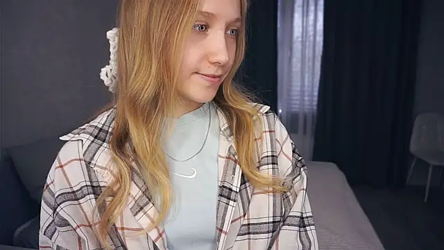 EarnestineGyllenband online show from 31, 10, 2025