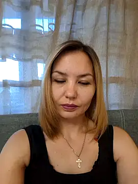 Snapshot of VeroLoverx chatting on 8, 9, 2025 VeroLoverx online show from 8, 9, 2025