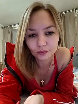 Snapshot of VeroLoverx chatting on 2, 10, 2025 VeroLoverx online show from 2, 10, 2025