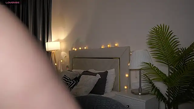 Alissa S online show from 7, 12, 2024