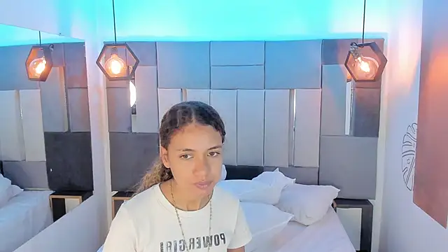 VictoriaDuart online show from 29, 4, 2026