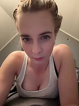 ellieen online show from 15, 10, 2025