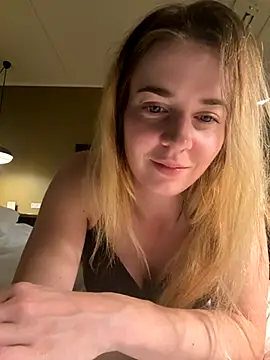 ellieen online show from 22, 10, 2025