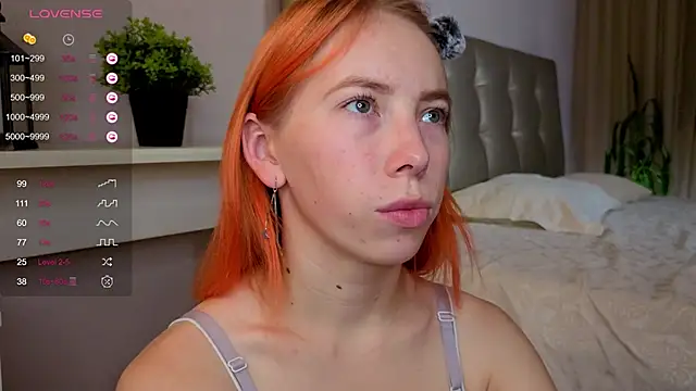 Snapshot of JuliannaWenger chatting on 15, 9, 2025 JuliannaWenger online show from 15, 9, 2025