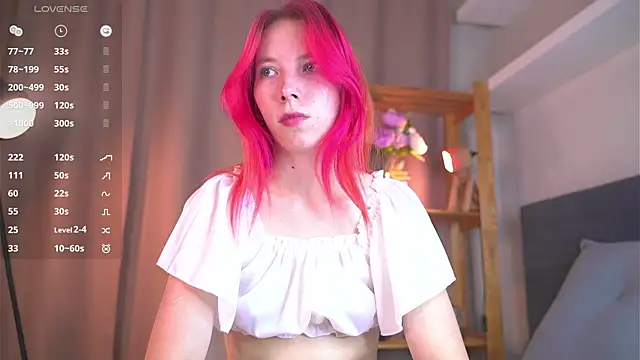 Snapshot of JuliannaWenger chatting on 10, 10, 2025 JuliannaWenger online show from 10, 10, 2025