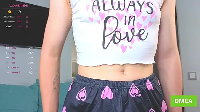 Snapshot of JuliannaWenger chatting on 23, 10, 2025 JuliannaWenger online show from 23, 10, 2025