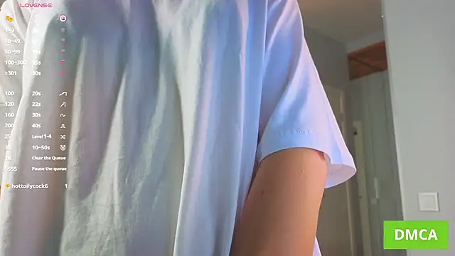 Snapshot of JuliannaWenger chatting on 29, 10, 2025 JuliannaWenger online show from 29, 10, 2025