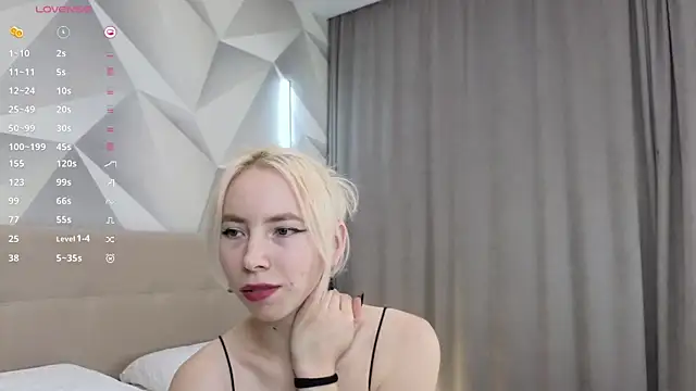 Snapshot of JuliannaWenger chatting on 16, 12, 2025 JuliannaWenger online show from 16, 12, 2025