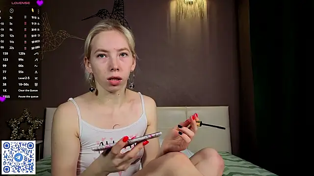 Snapshot of JuliannaWenger chatting on 1, 2, 2026 JuliannaWenger online show from 1, 2, 2026