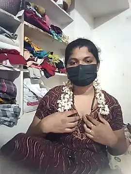 Snapshot of swetha01430 chatting on 12, 10, 2025 swetha01430 online show from 12, 10, 2025