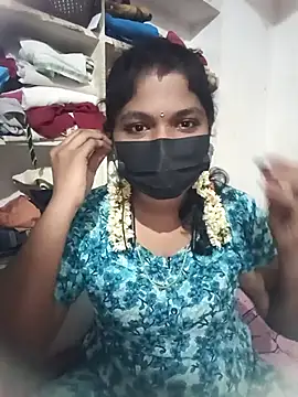 Snapshot of swetha01430 chatting on 17, 10, 2025 swetha01430 online show from 17, 10, 2025