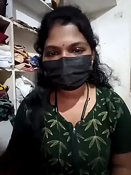 Snapshot of swetha01430 chatting on 2, 11, 2025 swetha01430 online show from 2, 11, 2025