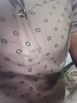 Snapshot of swetha01430 chatting on 17, 11, 2025 swetha01430 online show from 17, 11, 2025