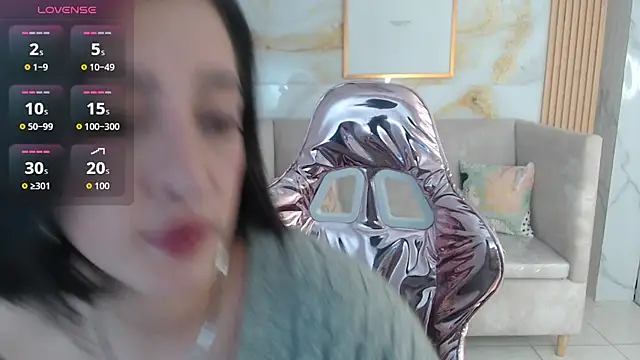 Snapshot of sara_lopez_s chatting on 12, 11, 2025 sara lopez s online show from 12, 11, 2025