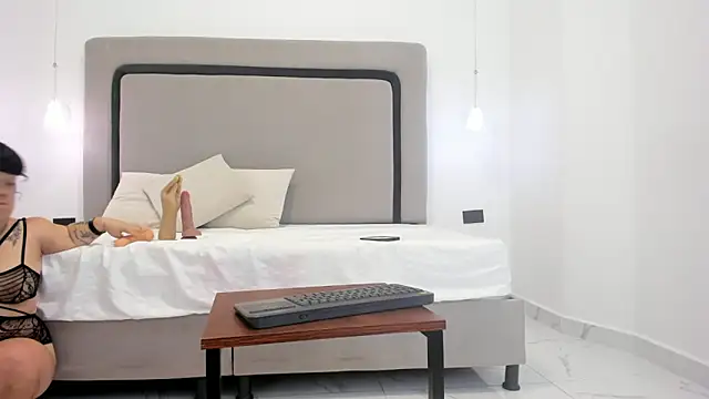 PamelaBonnet mml online show from 18, 4, 2026