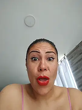 KittyHoleshot87 online show from 28, 4, 2026