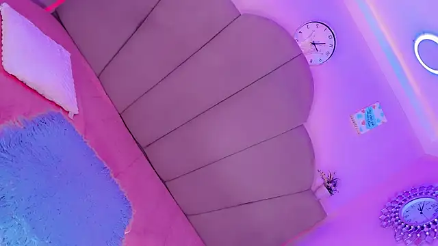 Nauthy girl online show from 6, 10, 2025