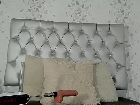 Snapshot of michelle_perla chatting on 23, 9, 2025 michelle perla online show from 23, 9, 2025