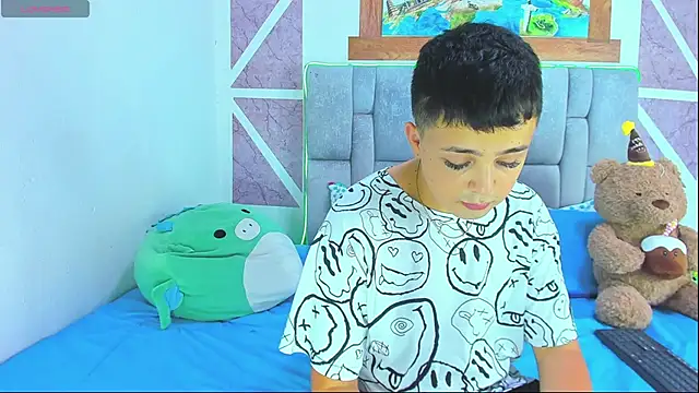 Snapshot of christopher_Hot chatting on 1, 3, 2026 christopher Hot online show from 1, 3, 2026