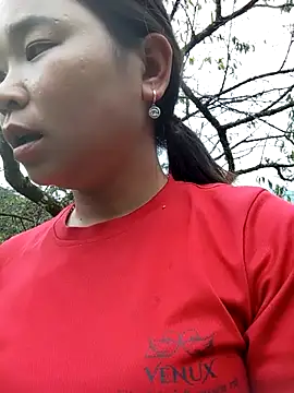 Snapshot of may-squirl chatting on 22, 10, 2025 may-squirl online show from 22, 10, 2025