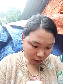 Snapshot of may-squirl chatting on 29, 10, 2025 may-squirl online show from 29, 10, 2025