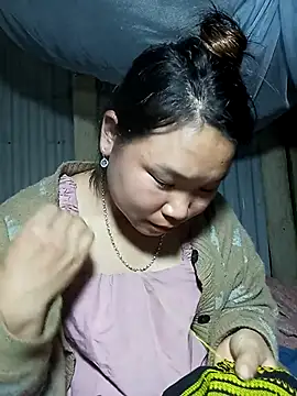 Snapshot of may-squirl chatting on 6, 11, 2025 may-squirl online show from 6, 11, 2025