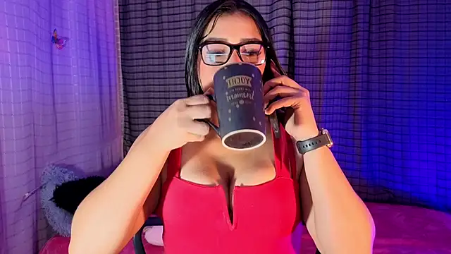 Kayleemorales online show from 2, 12, 2025