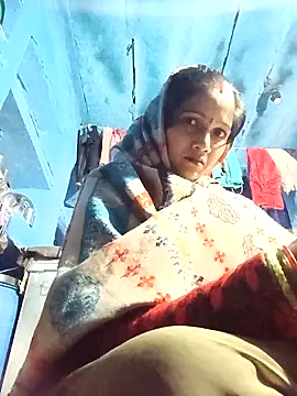 Jooli xx online show from 18, 1, 2026