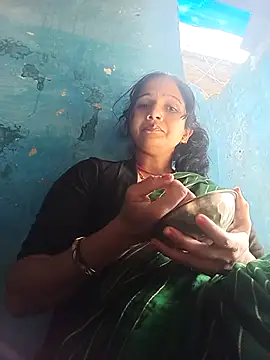 Jooli xx online show from 14, 3, 2026