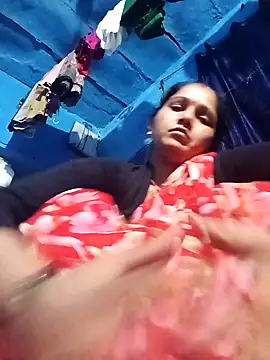 Jooli xx online show from 22, 4, 2026