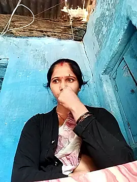 Jooli xx online show from 25, 4, 2026