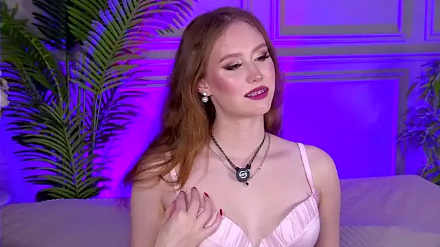 Snapshot of -VivienRay- chatting on 16, 10, 2025 -VivienRay- online show from 16, 10, 2025