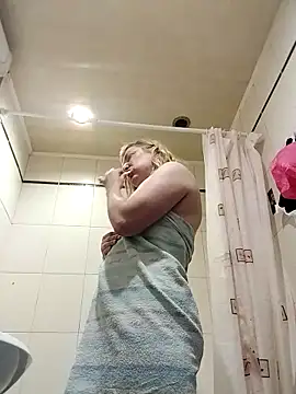 Snapshot of LiluLiluLilu chatting on 16, 9, 2025 LiluLiluLilu online show from 16, 9, 2025