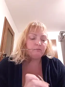 Snapshot of LiluLiluLilu chatting on 20, 10, 2025 LiluLiluLilu online show from 20, 10, 2025