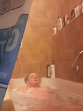 Snapshot of LiluLiluLilu chatting on 25, 11, 2025 LiluLiluLilu online show from 25, 11, 2025