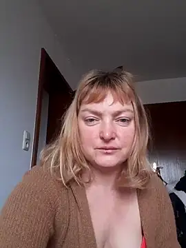 Snapshot of LiluLiluLilu chatting on 28, 11, 2025 LiluLiluLilu online show from 28, 11, 2025