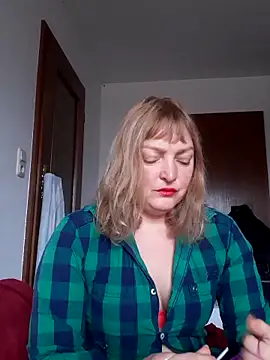 Snapshot of LiluLiluLilu chatting on 5, 12, 2025 LiluLiluLilu online show from 5, 12, 2025