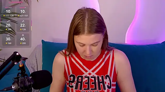 Snapshot of MelanieHenders chatting on 5, 10, 2025 MelanieHenders online show from 5, 10, 2025