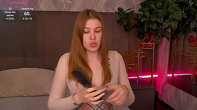 Snapshot of MelanieHenders chatting on 3, 12, 2025 MelanieHenders online show from 3, 12, 2025