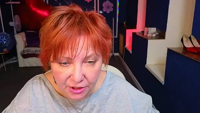 Kira Kenett online show from 22, 4, 2026