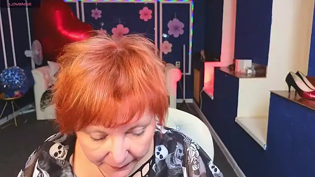 Kira Kenett online show from 23, 4, 2026