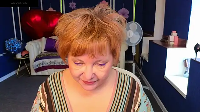 Kira Kenett online show from 1, 6, 2026