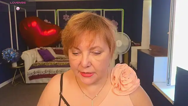 Kira Kenett online show from 10, 6, 2026
