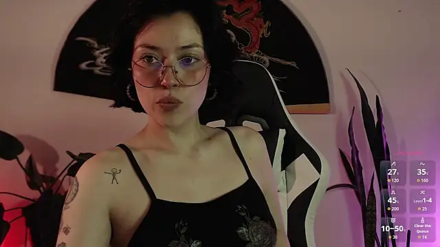 Snapshot of Ellyuwuw chatting on 25, 2, 2026 Ellyuwuw online show from 25, 2, 2026