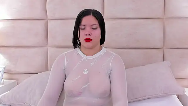 Snapshot of NahiaMonet chatting on 29, 10, 2025 NahiaMonet online show from 29, 10, 2025