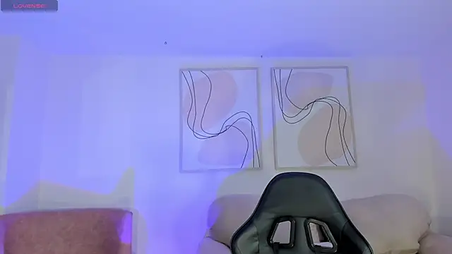 MayaMoretti  online show from 22, 4, 2026