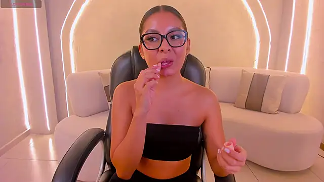 Snapshot of NinaBlum chatting on 16, 10, 2025 NinaBlum online show from 16, 10, 2025