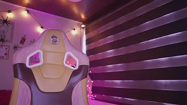 Rebecah 1 online show from 30, 10, 2025