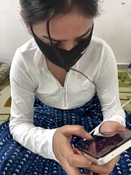 Sex Queen aaraya online show from 9, 4, 2026