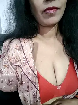 Deepa Sharma143 online show from 12, 11, 2025